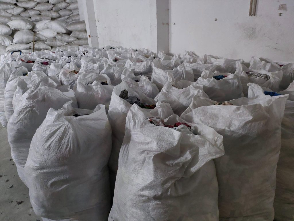 Kain lap cotton untuk kegunaan kilang, bengkel dan industri di Malaysia.